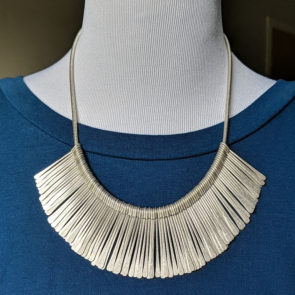 Stella & Dot Silver metal fringe necklace